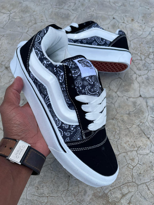 Vans KNU Skool Black and White