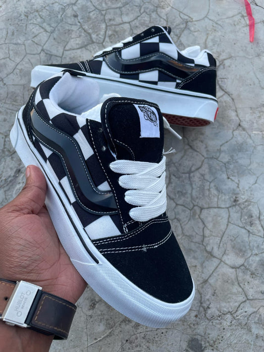 Vans KNU Skool Black and White